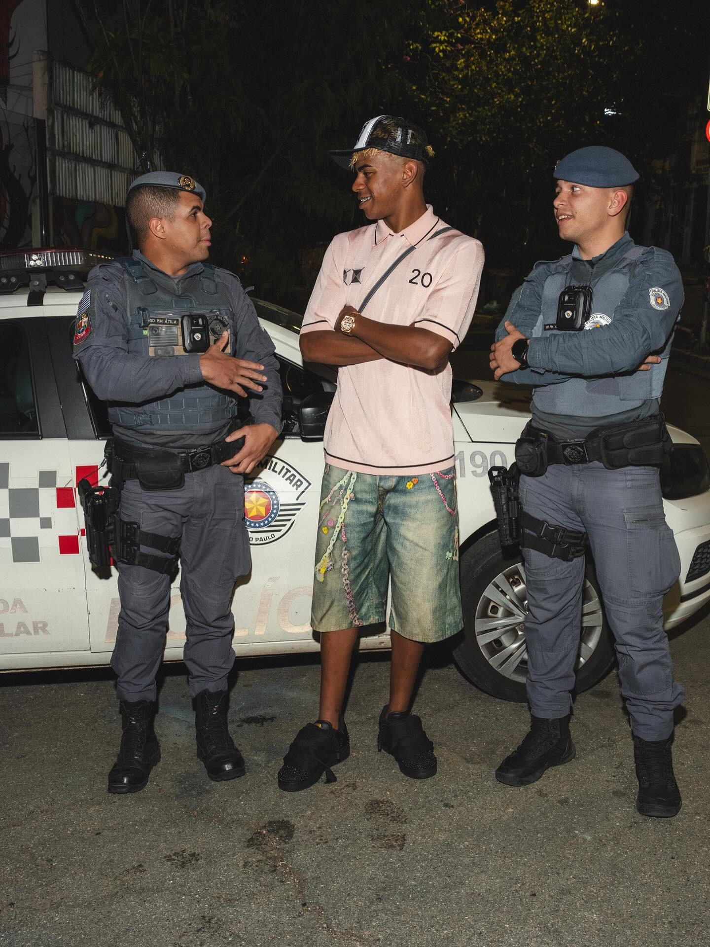 於舊址與周 於舊址與周