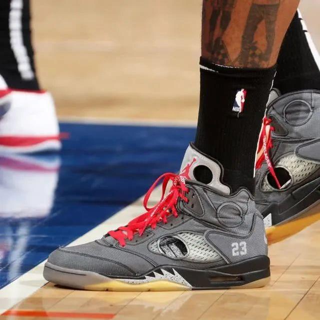 终于给出时 终于给出时